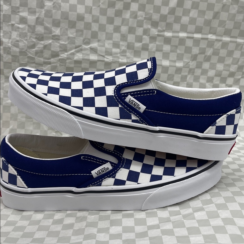 Vans Men’s Classic Slip-On
Color Theory Checkerboard
VN000BVZBYM Sneakers Beacon - Picture 15 of 16